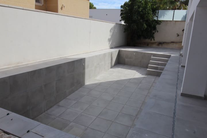 4 bedroom Villa for sale in Torrevieja with pool - € 995,000 (Ref: 8603413)