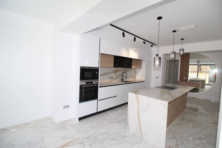 4 bedroom Villa for sale in Torrevieja with pool - € 995,000 (Ref: 8603413)