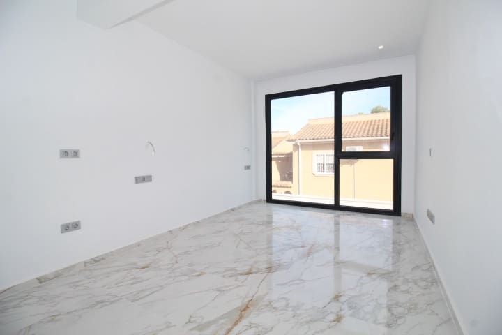 4 bedroom Villa for sale in Torrevieja with pool - € 995,000 (Ref: 8603413)