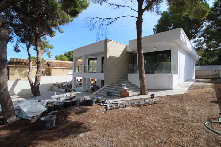 4 bedroom Villa for sale in Torrevieja with pool - € 995,000 (Ref: 8603413)