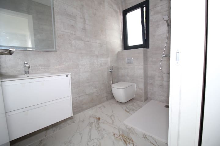 4 bedroom Villa for sale in Torrevieja with pool - € 995,000 (Ref: 8603413)