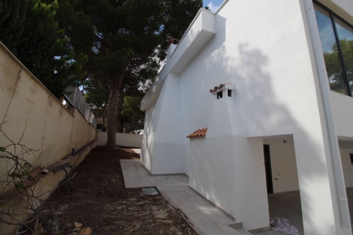 4 bedroom Villa for sale in Torrevieja with pool - € 995,000 (Ref: 8603413)