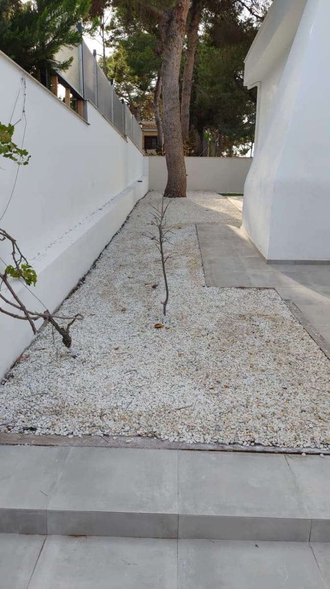 4 bedroom Villa for sale in Torrevieja with pool - € 995,000 (Ref: 8603413)