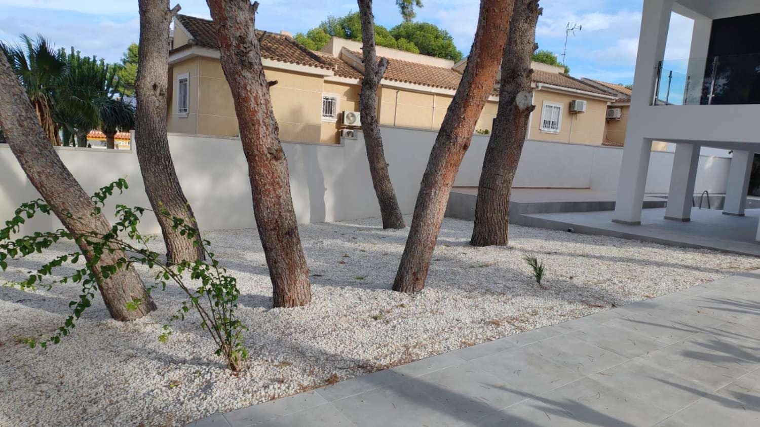 4 bedroom Villa for sale in Torrevieja with pool - € 995,000 (Ref: 8603413)