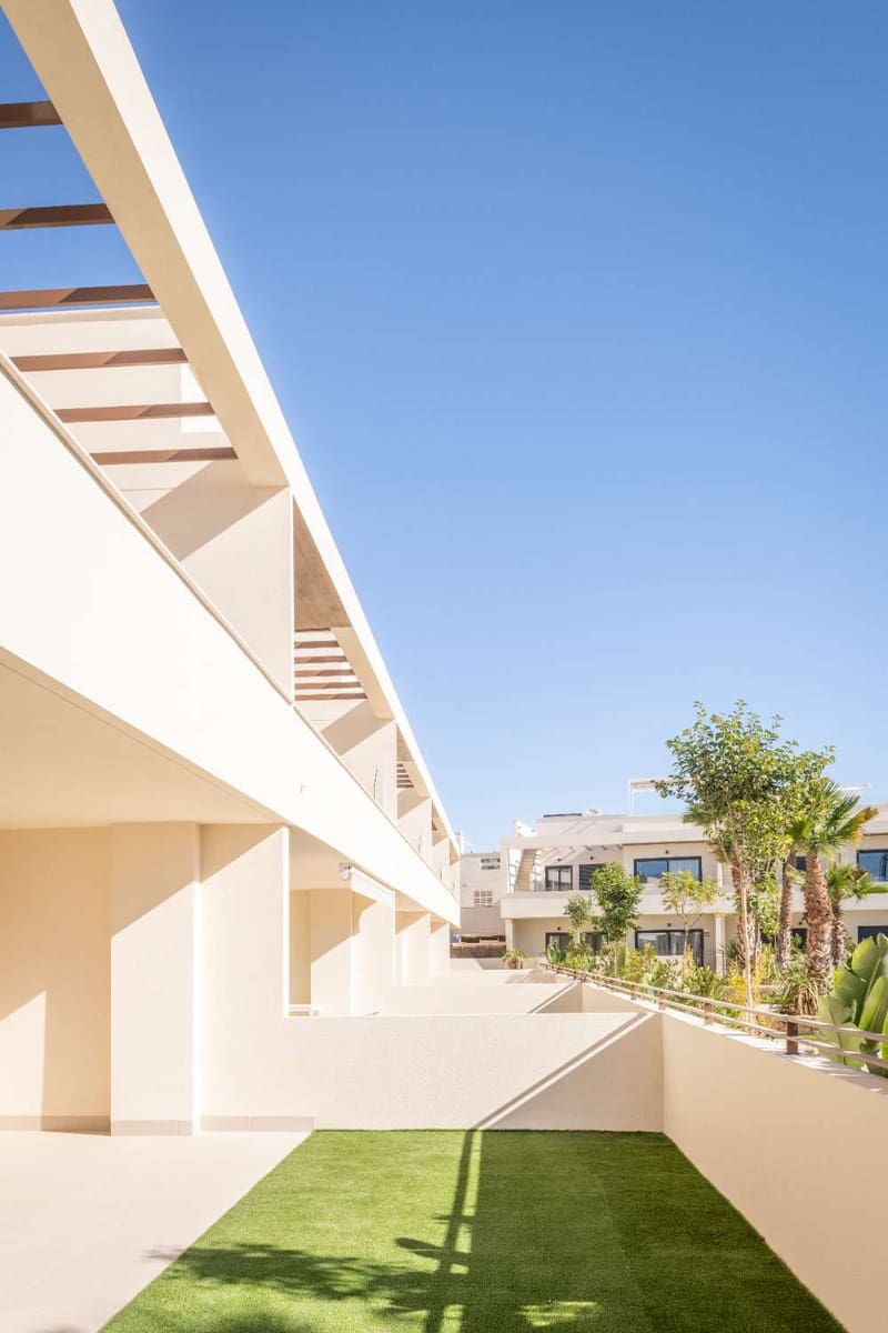 2 camera da letto Appartamento sulla Spiaggia in vendita in Torrevieja con piscina garage - 360.000 € (Rif: 8612290)