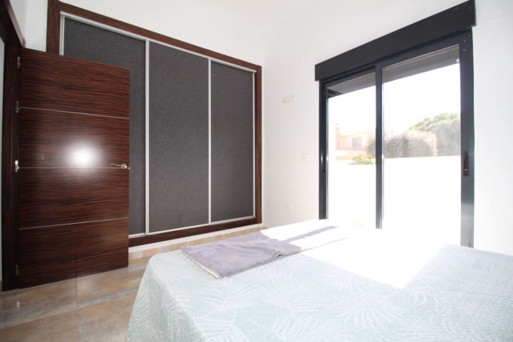 4 bedroom Villa for sale in Torre de la Horadada with pool - € 597,000 (Ref: 8817296)