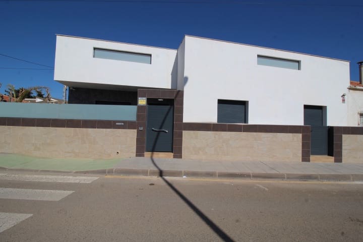 4 bedroom Villa for sale in Torre de la Horadada with pool - € 597,000 (Ref: 8817296)