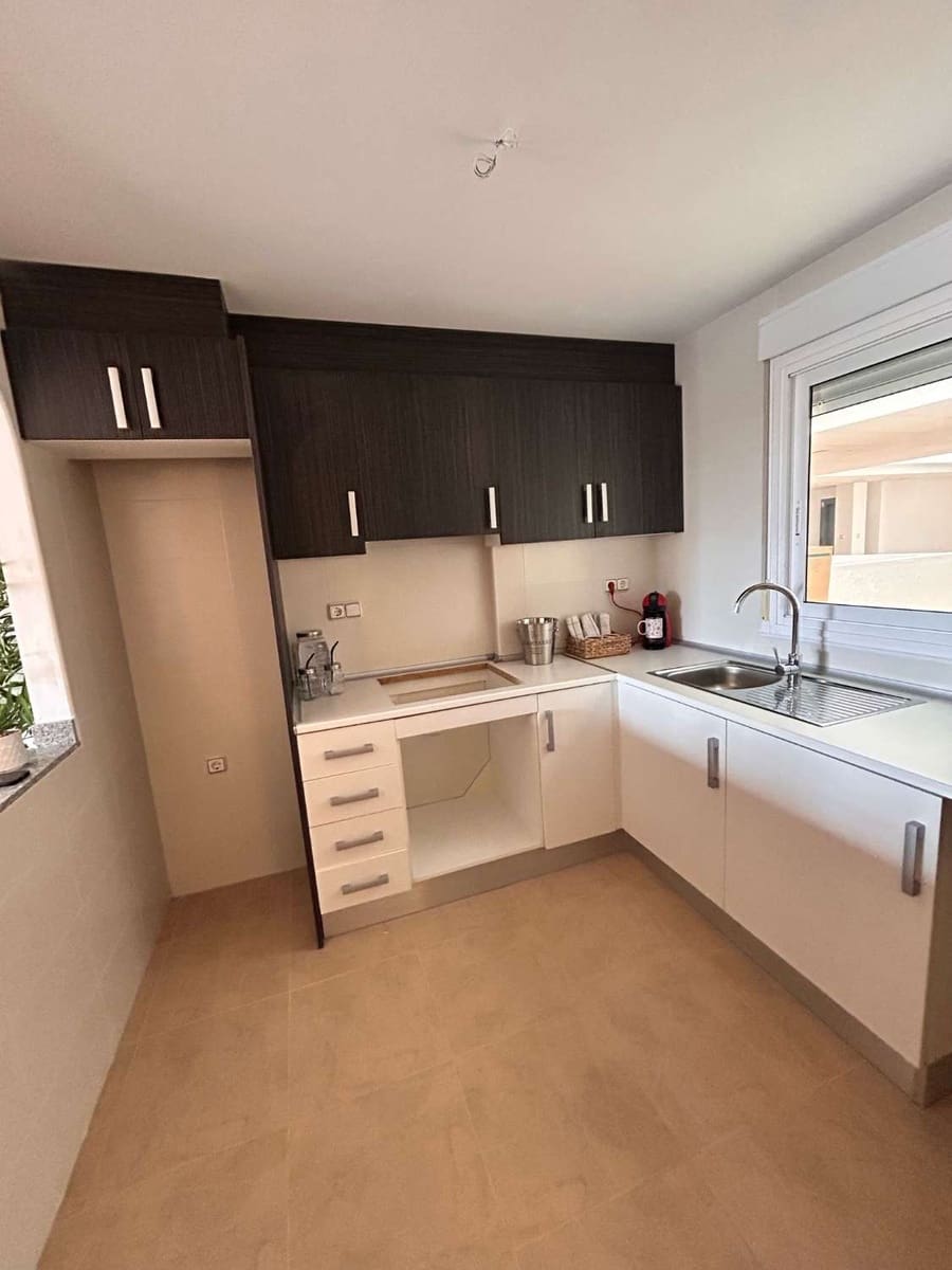 2 bedroom Beach Apartment for sale in Orihuela Costa with pool - € 187,500 (Ref: 8848906)