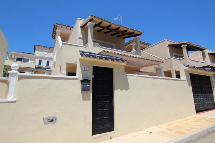 3 quarto Moradia para venda em Orihuela Costa com piscina - 345 000 € (Ref: 9022953)