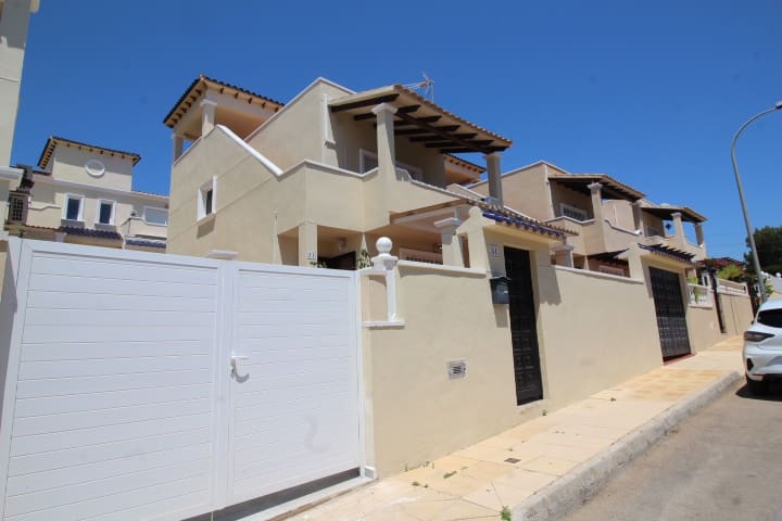 3 quarto Moradia para venda em Orihuela Costa com piscina - 345 000 € (Ref: 9022953)