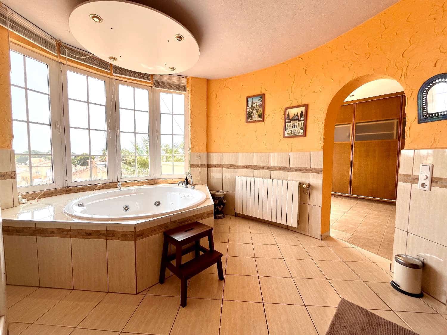 5 bedroom Villa for sale in Orihuela Costa with pool - € 795,000 (Ref: 9036406)