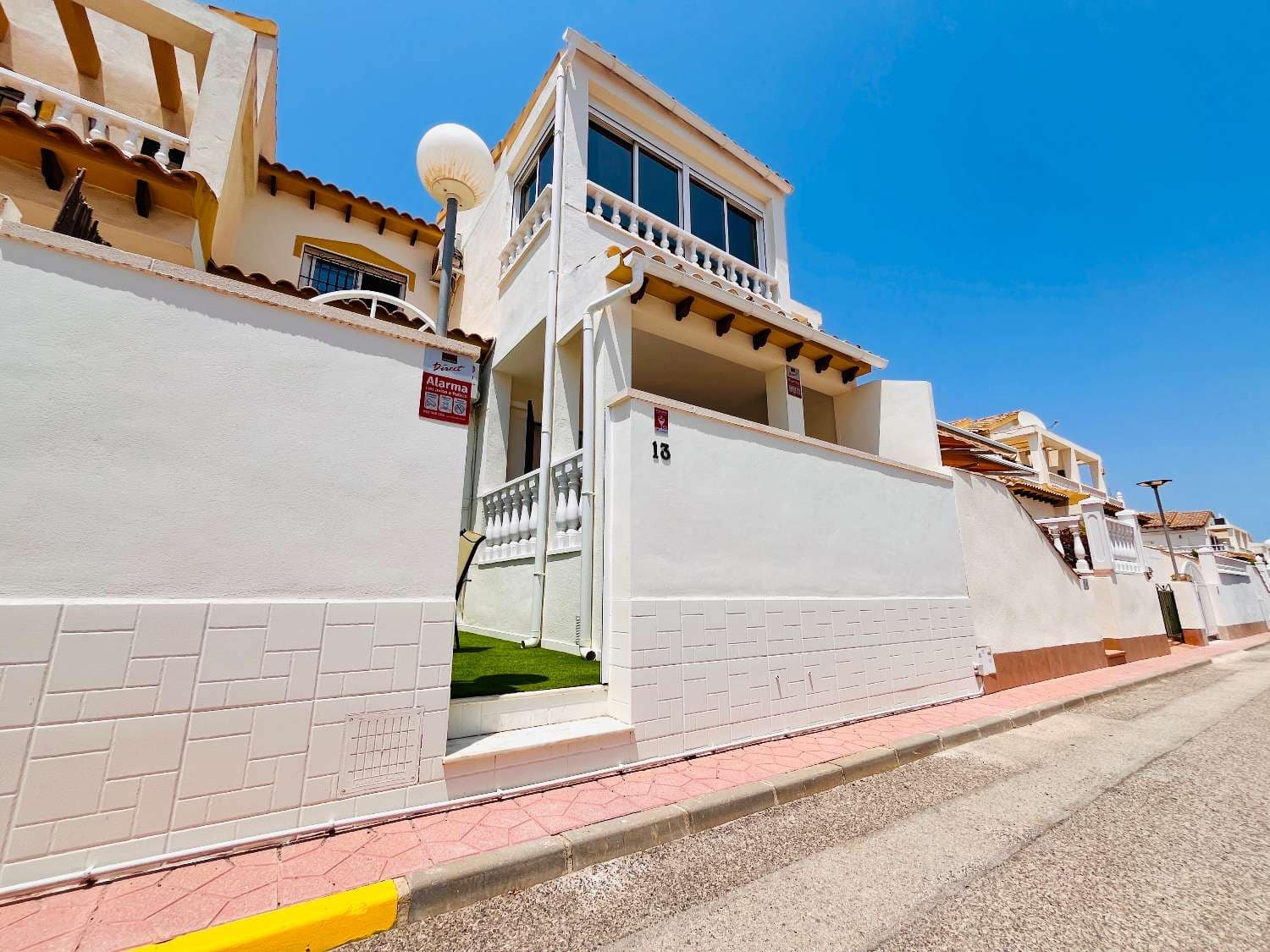 3 soverom Bungalow til salgs i Playa Flamenca med svømmebasseng - € 288 000 (Ref: 9113910)