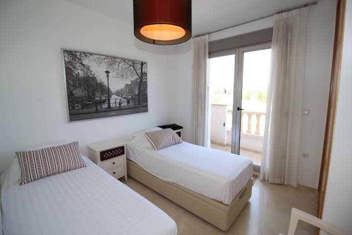 3 soveværelse Rækkehus til salg i Algorfa med swimmingpool - € 446.000 (Ref: 9129498)