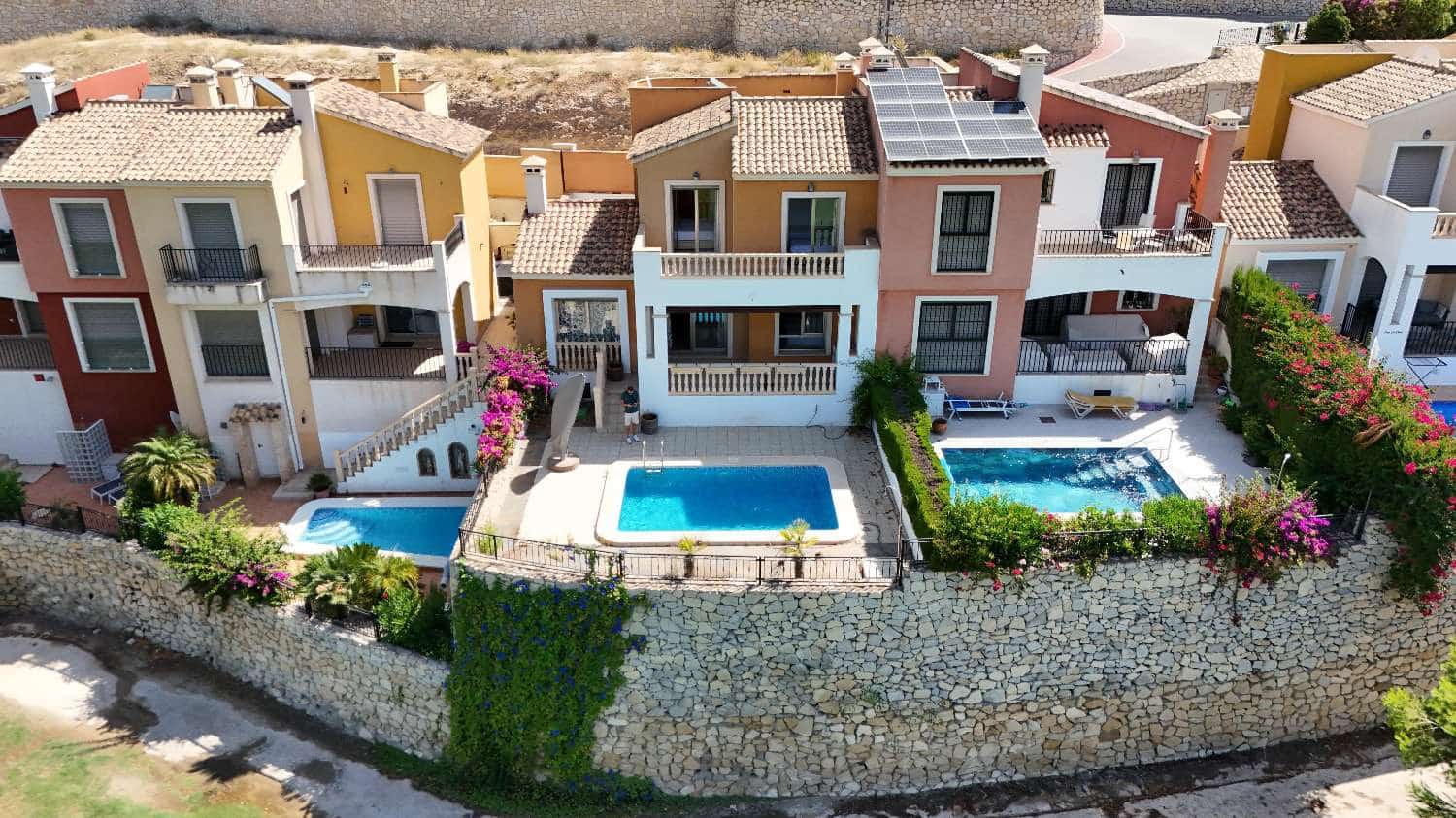 3 soveværelse Rækkehus til salg i Algorfa med swimmingpool - € 446.000 (Ref: 9129498)