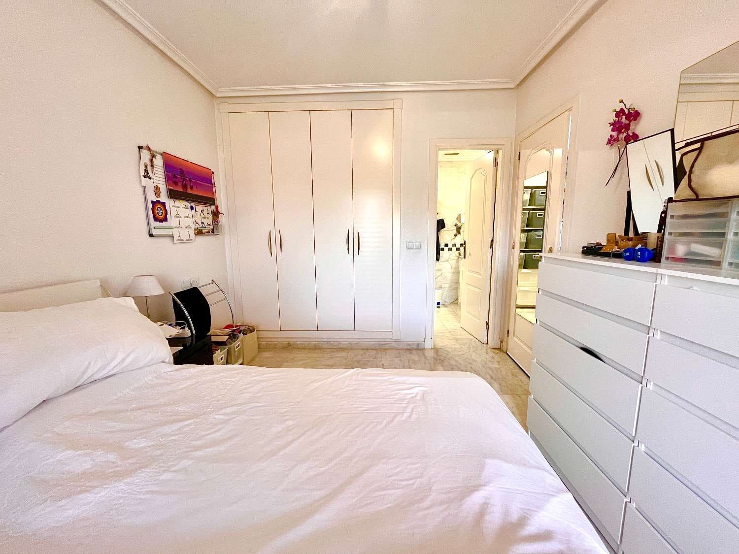 2 bedroom Beach Apartment for sale in Orihuela Costa with pool garage - € 179,999 (Ref: 9141395)