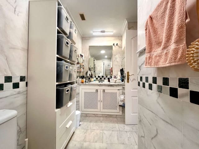 2 bedroom Beach Apartment for sale in Villamartín - Las Filipinas, Orihuela with pool garage - € 179,999 (Ref: 9141395)