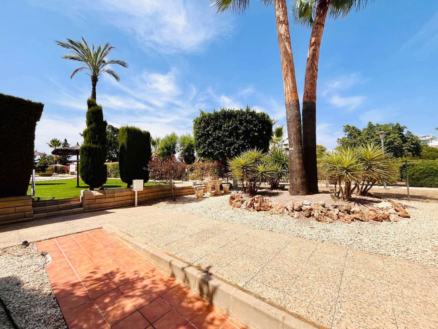 2 bedroom Beach Apartment for sale in Orihuela Costa with pool garage - € 179,999 (Ref: 9141395)