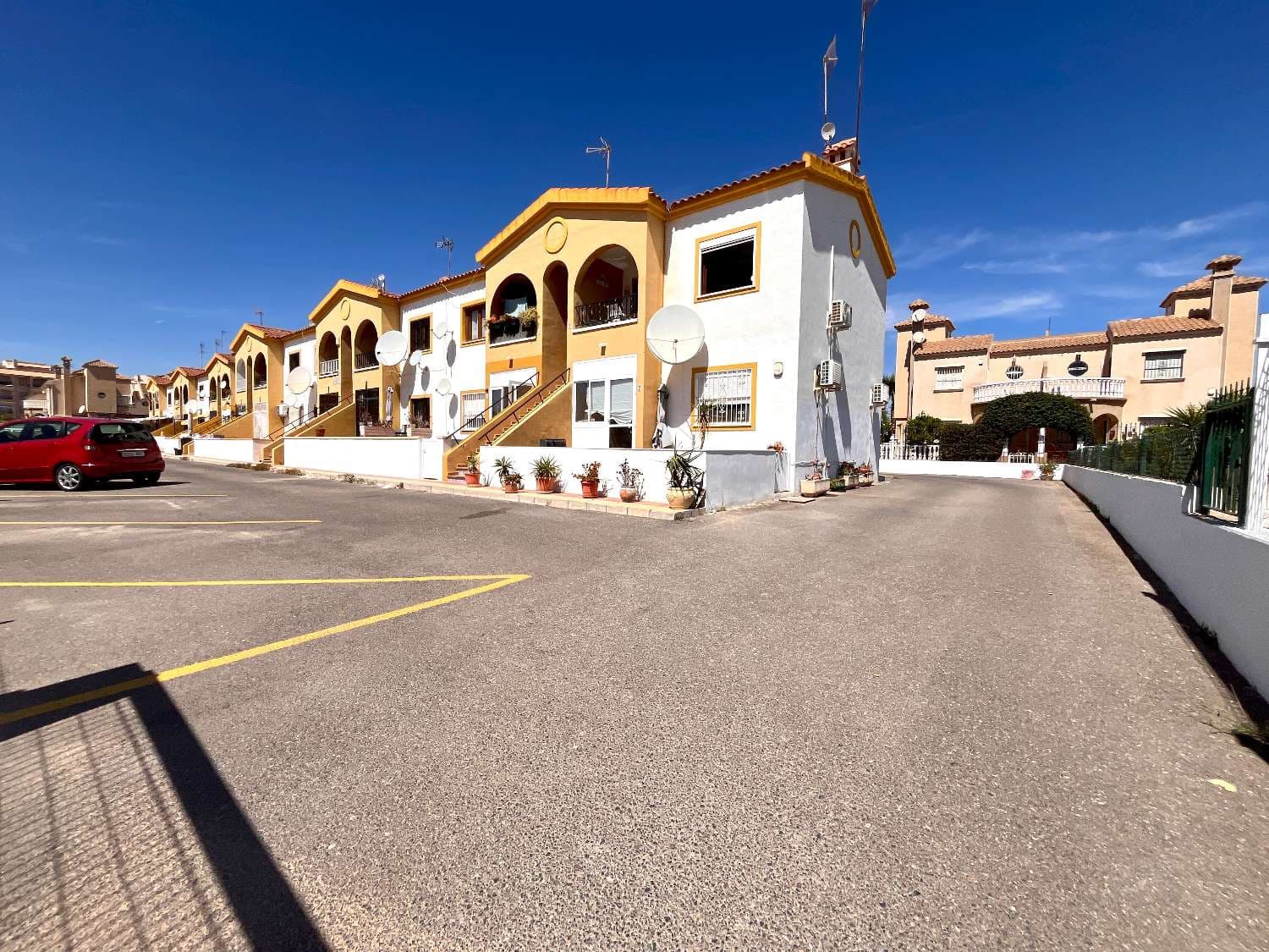 2 bedroom Beach Apartment for sale in Playa Flamenca - € 119,000 (Ref: 9208105)