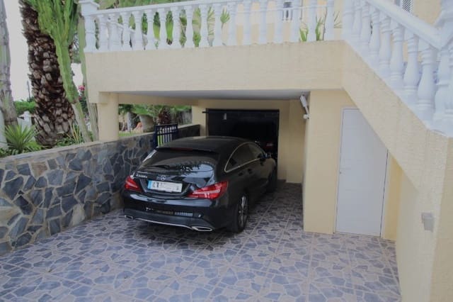 5 bedroom Villa for sale in Blue Lagoon with pool - € 459,000 (Ref: 9281095)