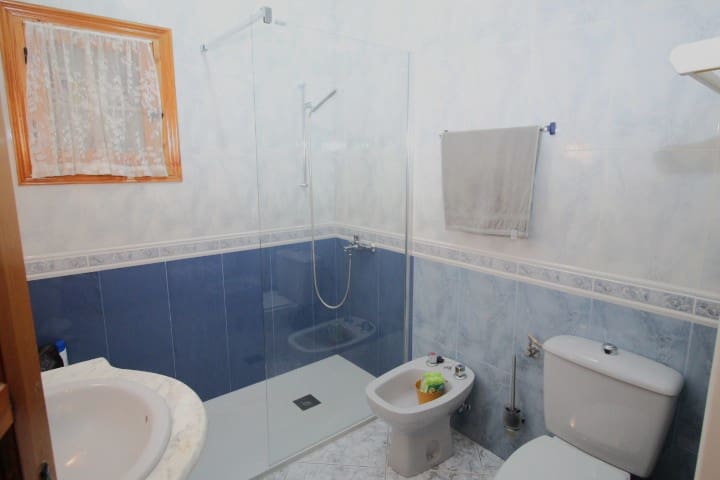 5 bedroom Villa for sale in San Miguel de Salinas with pool - € 459,000 (Ref: 9281095)