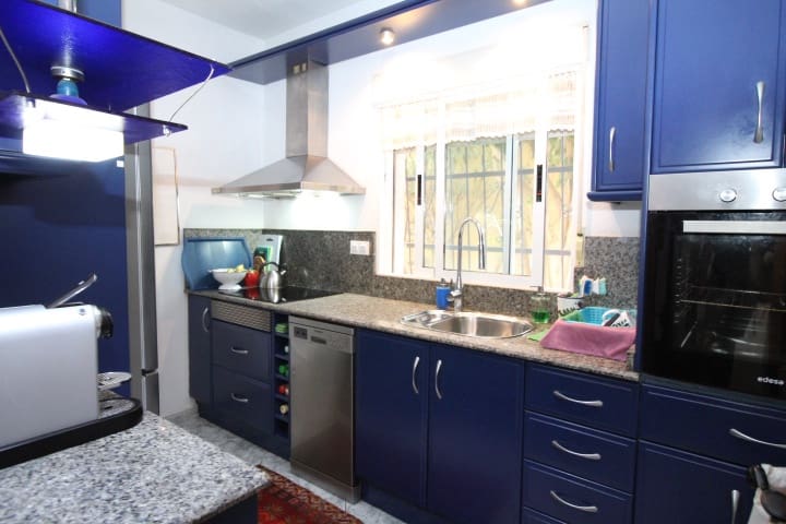 5 bedroom Villa for sale in San Miguel de Salinas with pool - € 459,000 (Ref: 9281095)