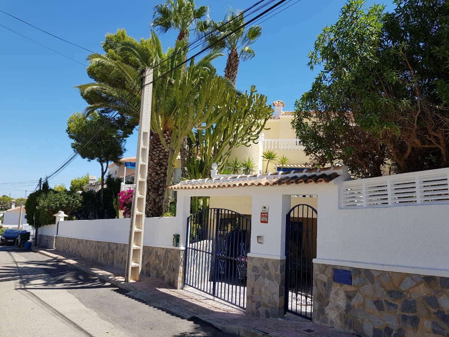 5 bedroom Villa for sale in San Miguel de Salinas with pool - € 459,000 (Ref: 9281095)