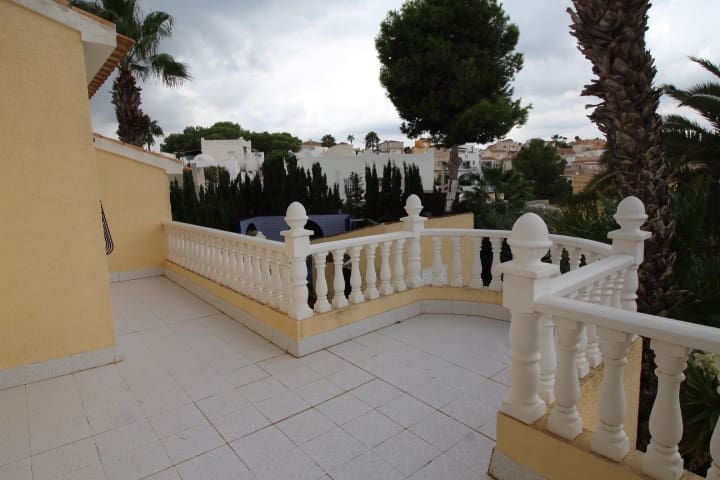 5 bedroom Villa for sale in San Miguel de Salinas with pool - € 459,000 (Ref: 9281095)