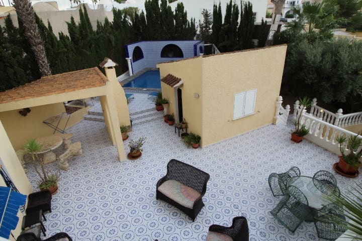 5 bedroom Villa for sale in San Miguel de Salinas with pool - € 459,000 (Ref: 9281095)