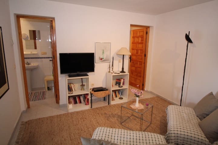 5 bedroom Villa for sale in San Miguel de Salinas with pool - € 459,000 (Ref: 9281095)