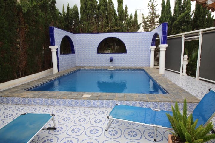 5 bedroom Villa for sale in San Miguel de Salinas with pool - € 459,000 (Ref: 9281095)