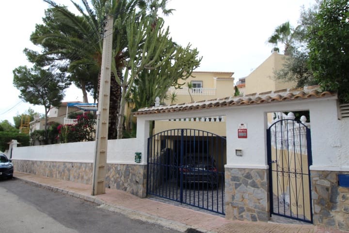 5 bedroom Villa for sale in San Miguel de Salinas with pool - € 459,000 (Ref: 9281095)