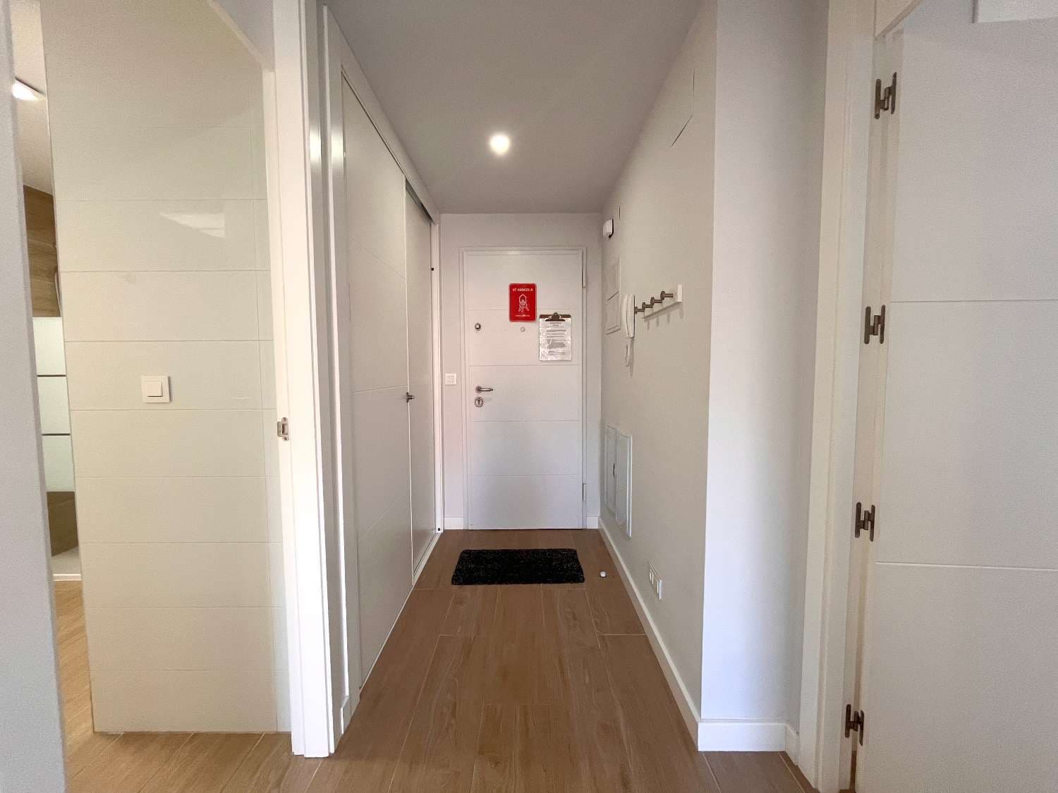 2 makuuhuone Ranta-asunto myytävänä paikassa Orihuela Costa mukana uima-altaan - 249 900 € (Ref: 9294930)