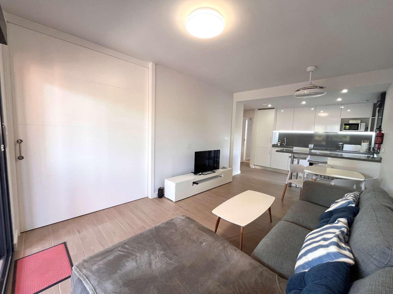 2 makuuhuone Ranta-asunto myytävänä paikassa Orihuela Costa mukana uima-altaan - 249 900 € (Ref: 9294930)