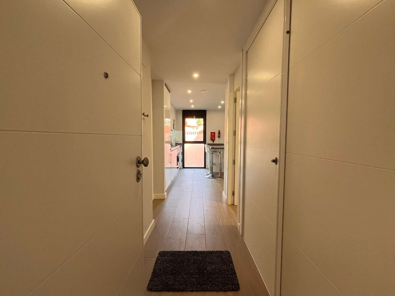 2 makuuhuone Ranta-asunto myytävänä paikassa Orihuela Costa mukana uima-altaan - 249 900 € (Ref: 9294930)