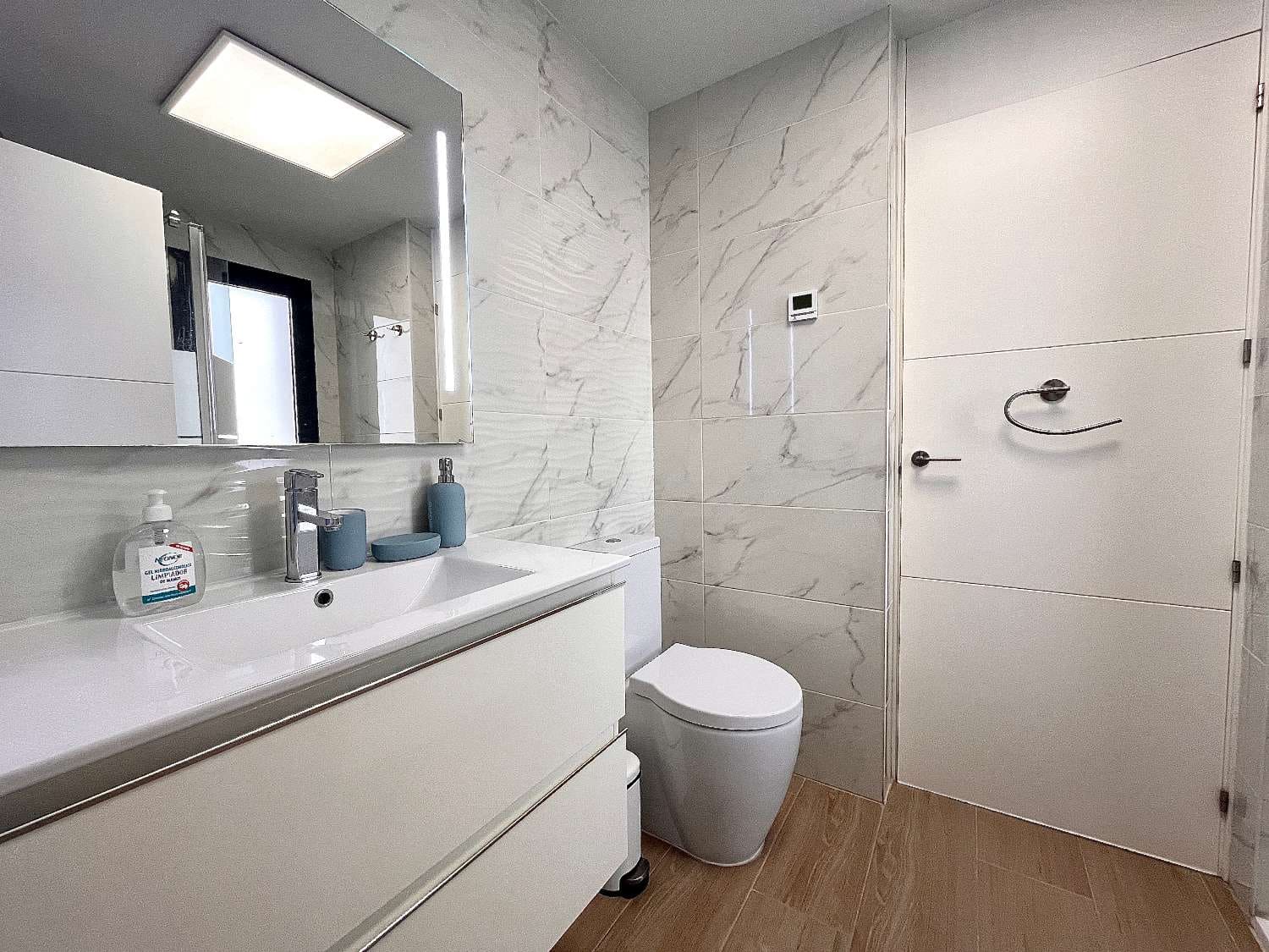 2 makuuhuone Ranta-asunto myytävänä paikassa Orihuela Costa mukana uima-altaan - 249 900 € (Ref: 9294930)