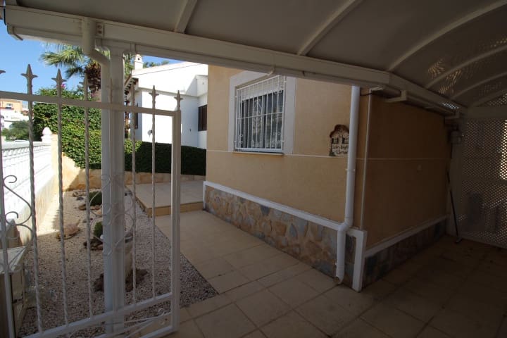 2 bedroom Villa for sale in San Miguel de Salinas - € 159,000 (Ref: 9312346)