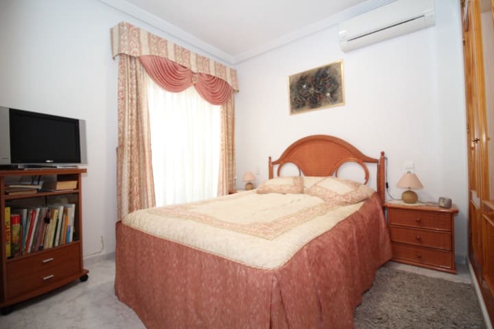 2 bedroom Villa for sale in San Miguel de Salinas - € 159,000 (Ref: 9312346)