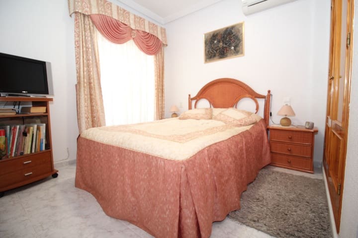 2 bedroom Villa for sale in San Miguel de Salinas - € 159,000 (Ref: 9312346)