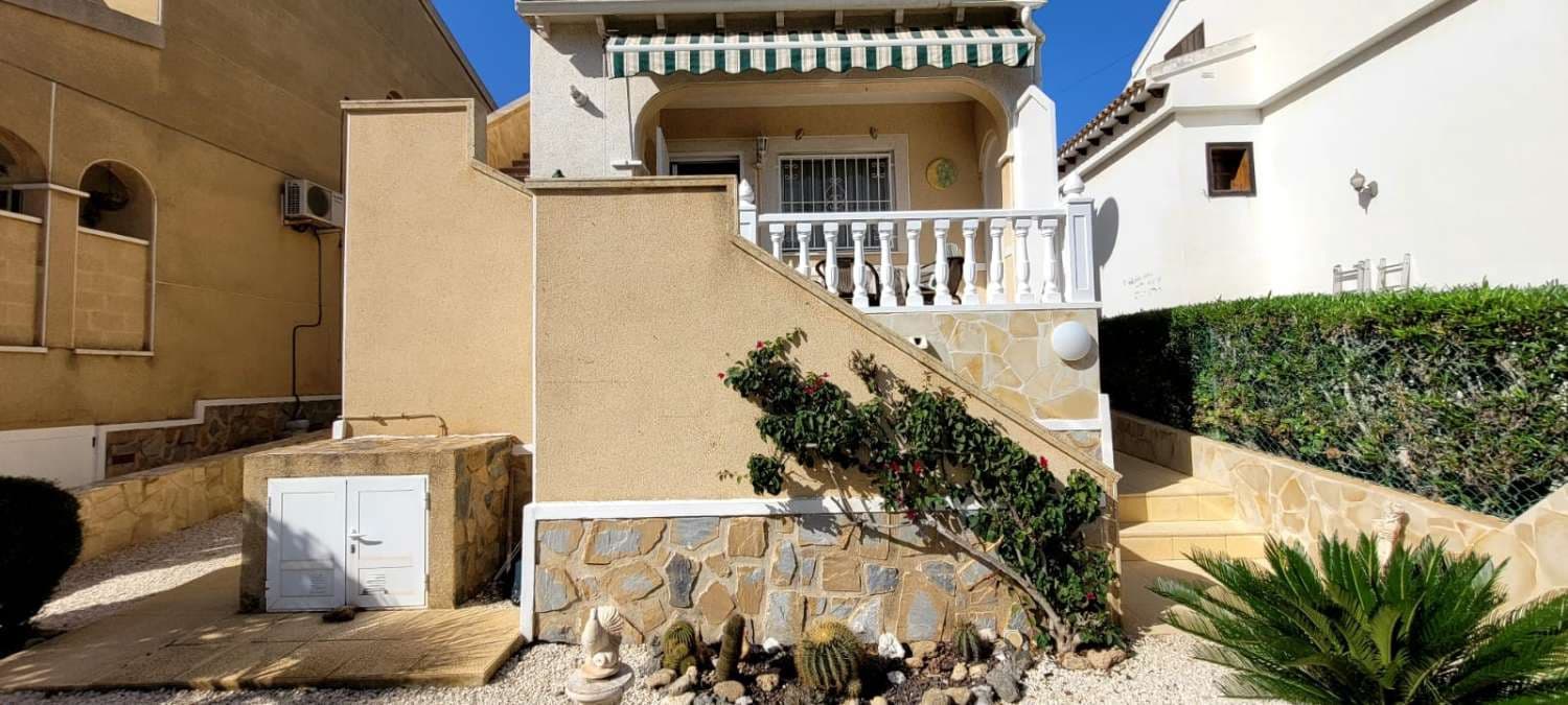 2 bedroom Villa for sale in San Miguel de Salinas - € 159,000 (Ref: 9312346)