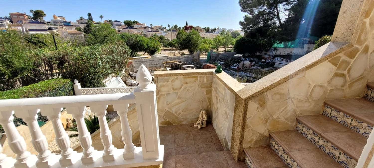 2 bedroom Villa for sale in San Miguel de Salinas - € 159,000 (Ref: 9312346)