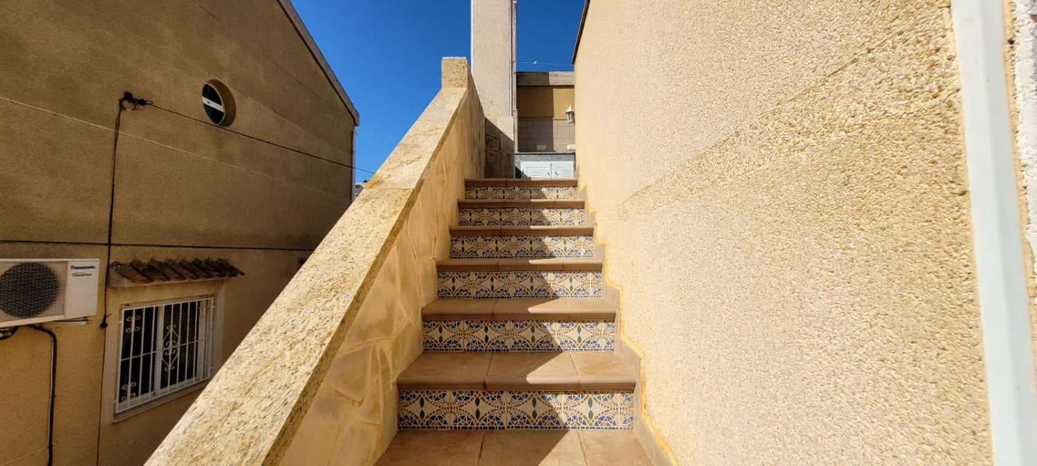 2 bedroom Villa for sale in San Miguel de Salinas - € 159,000 (Ref: 9312346)