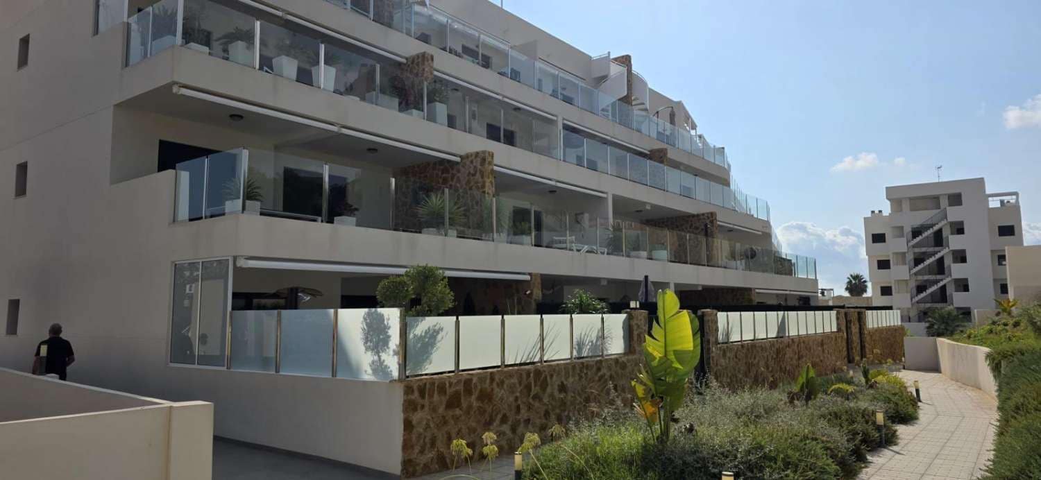 2 bedroom Beach Apartment for sale in Orihuela with pool - € 249,000 (Ref: 9312347)