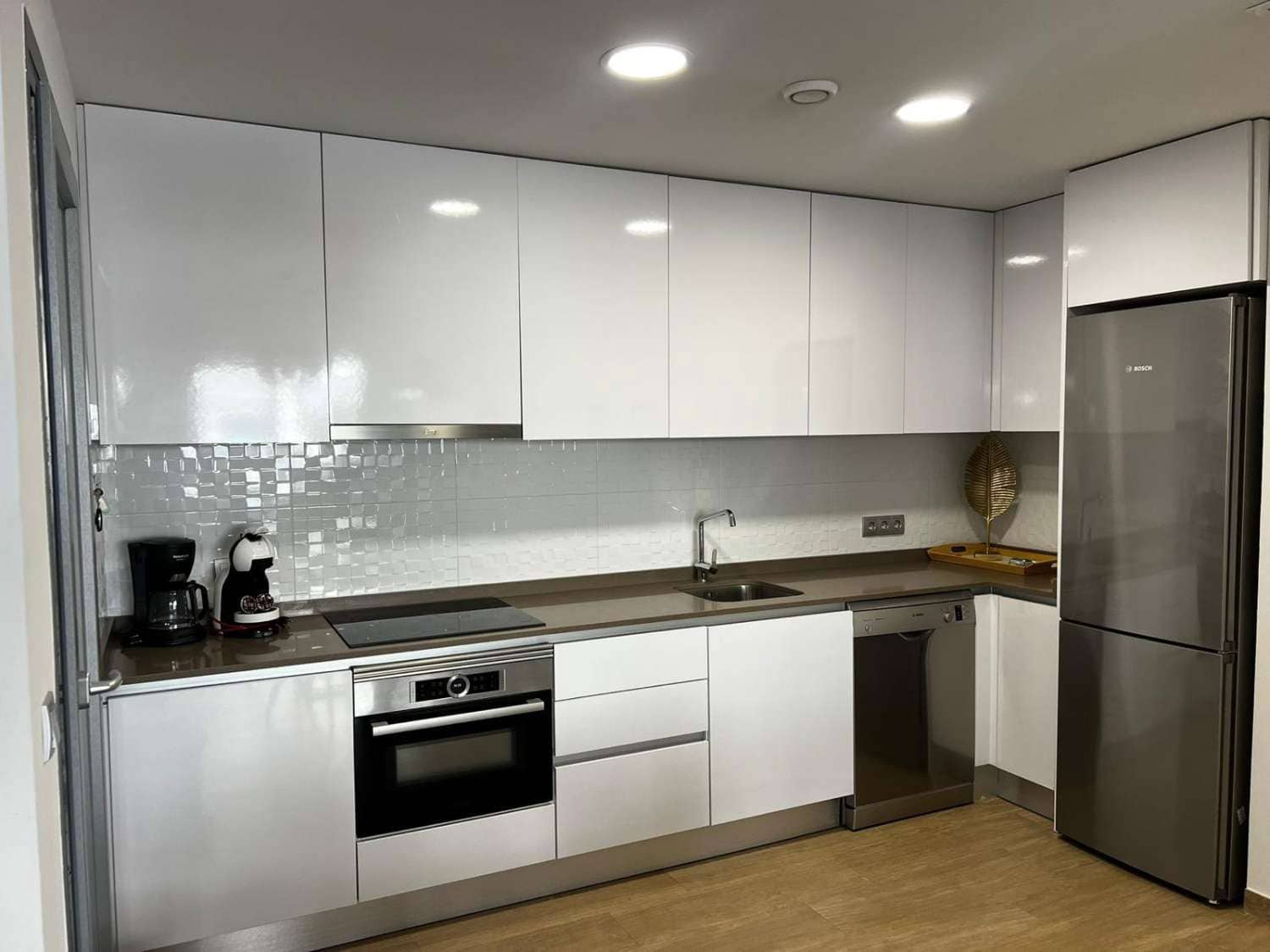 2 soverom Strandleiligheter til salgs i La Veleta med svømmebasseng - € 265 000 (Ref: 9312348)