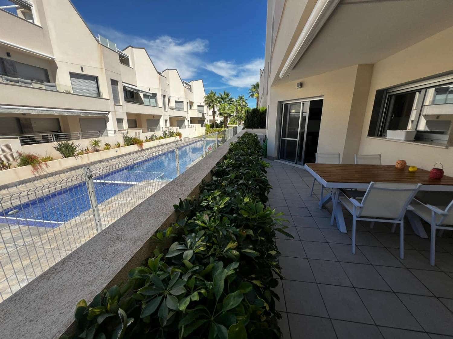 2 soverom Strandleiligheter til salgs i La Veleta med svømmebasseng - € 265 000 (Ref: 9312348)