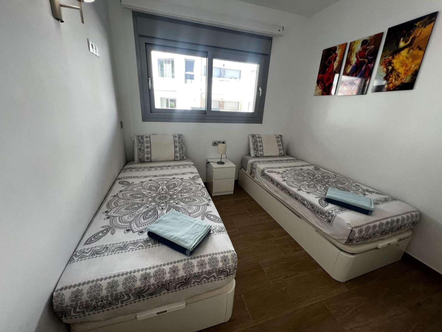 2 soverom Strandleiligheter til salgs i La Veleta med svømmebasseng - € 265 000 (Ref: 9312348)