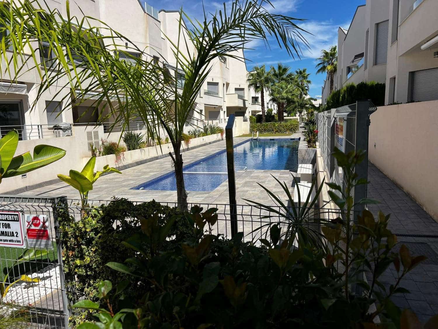 2 soverom Strandleiligheter til salgs i La Veleta med svømmebasseng - € 265 000 (Ref: 9312348)