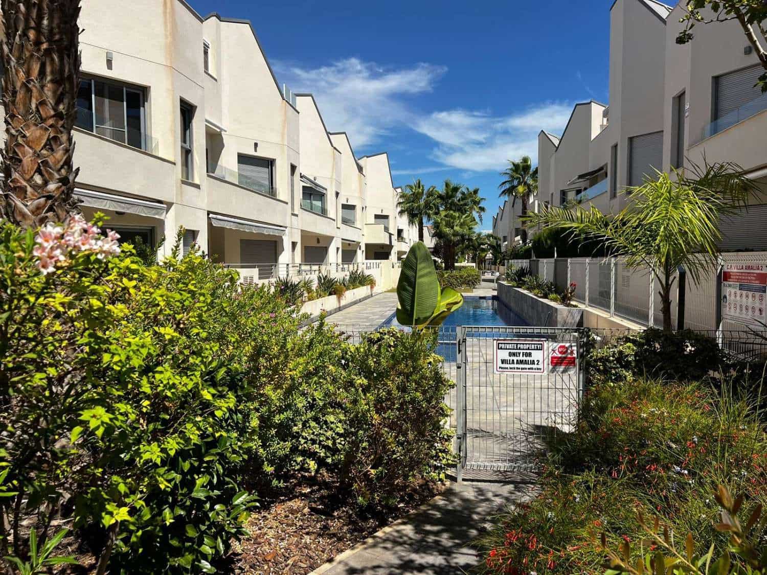 2 soverom Strandleiligheter til salgs i La Veleta med svømmebasseng - € 265 000 (Ref: 9312348)