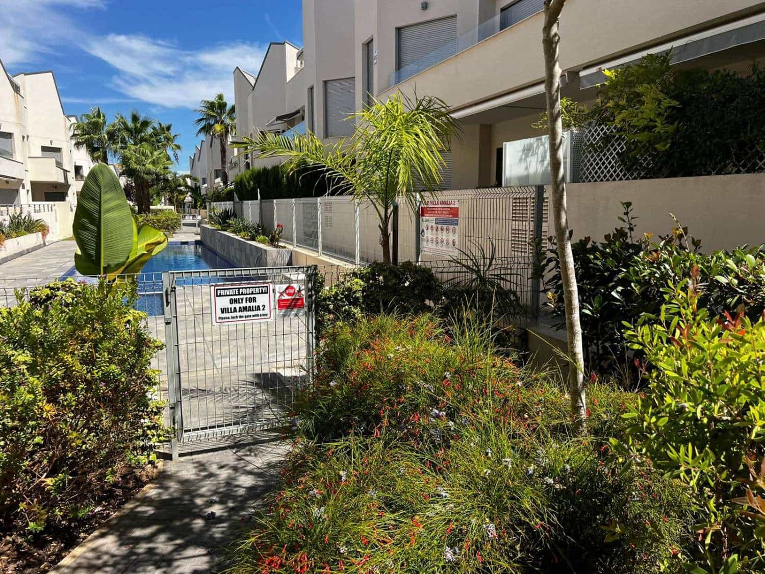 2 soverom Strandleiligheter til salgs i La Veleta med svømmebasseng - € 265 000 (Ref: 9312348)