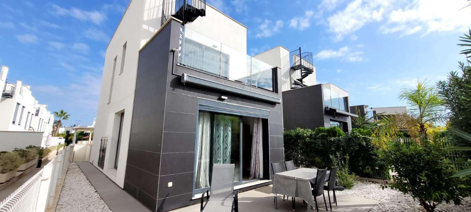 3 camera da letto Villa in vendita in Punta Prima con piscina - 374.900 € (Rif: 9317241)