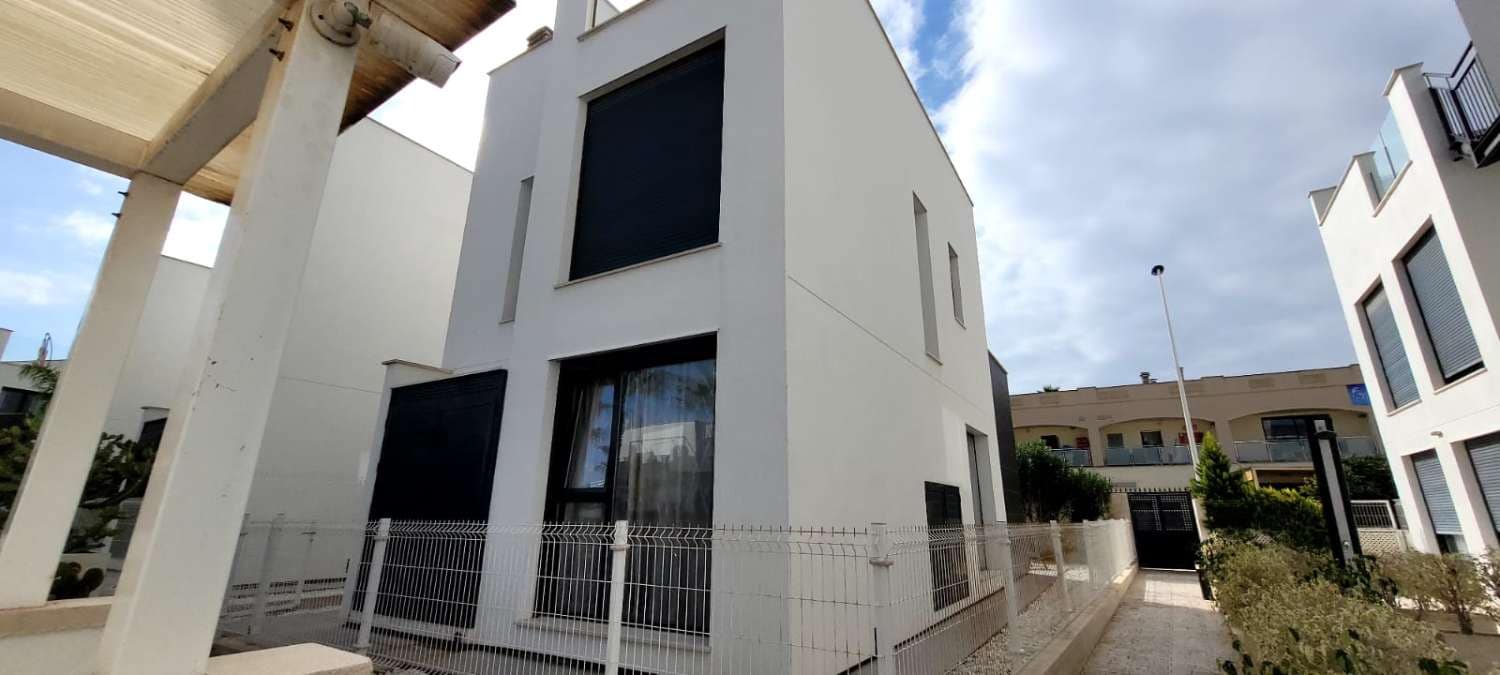 3 camera da letto Villa in vendita in Punta Prima con piscina - 374.900 € (Rif: 9317241)